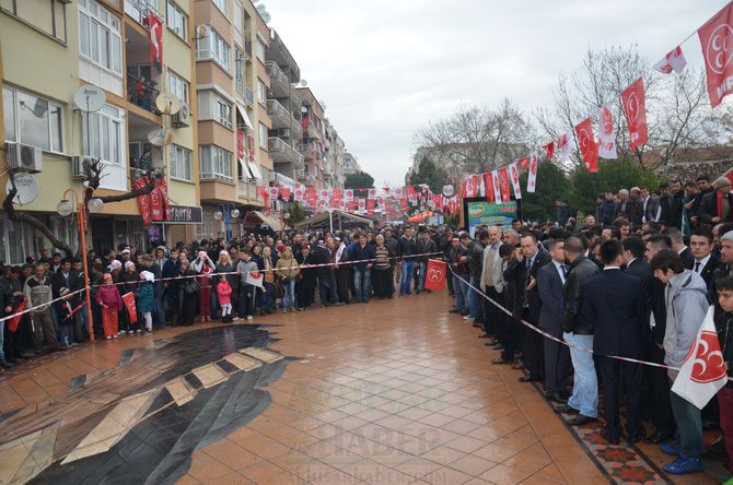 MHP LİDERi DEVLET BAHÇELİ AKHİSARLILAR İLE BULUŞTU